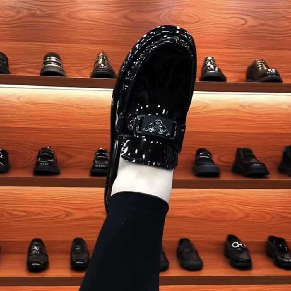 

Мужская обувь весна и лето деловая повседневная обувь натуральная кожа обувь Doudou ленивая обувь для вождения кожаная обувь лакированная кожа обувь на мягкой подошве мода 44