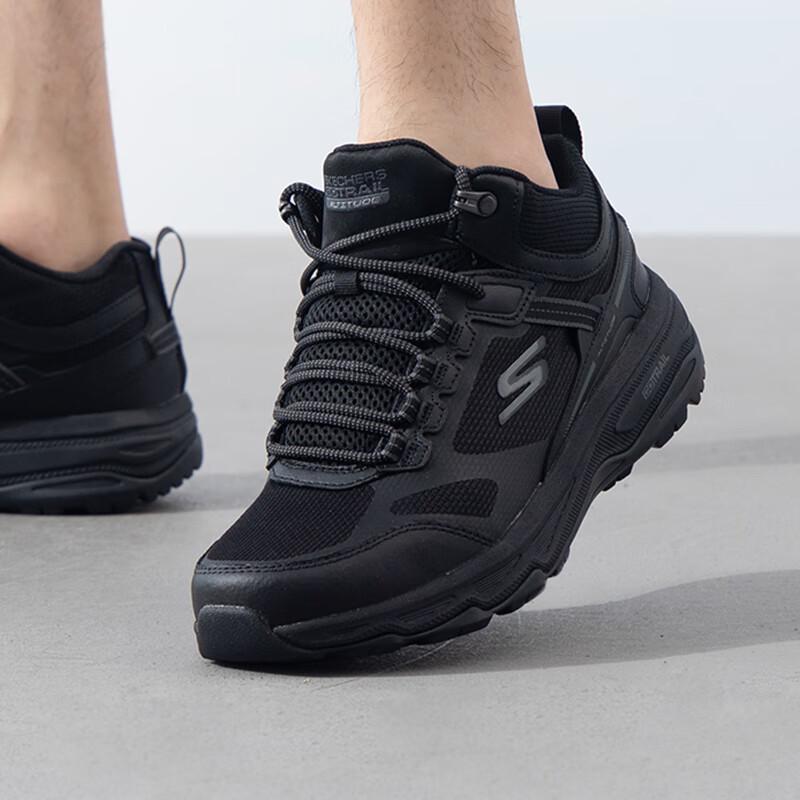 Skechers Men s Lightweight Cushioned Running Shoes 7