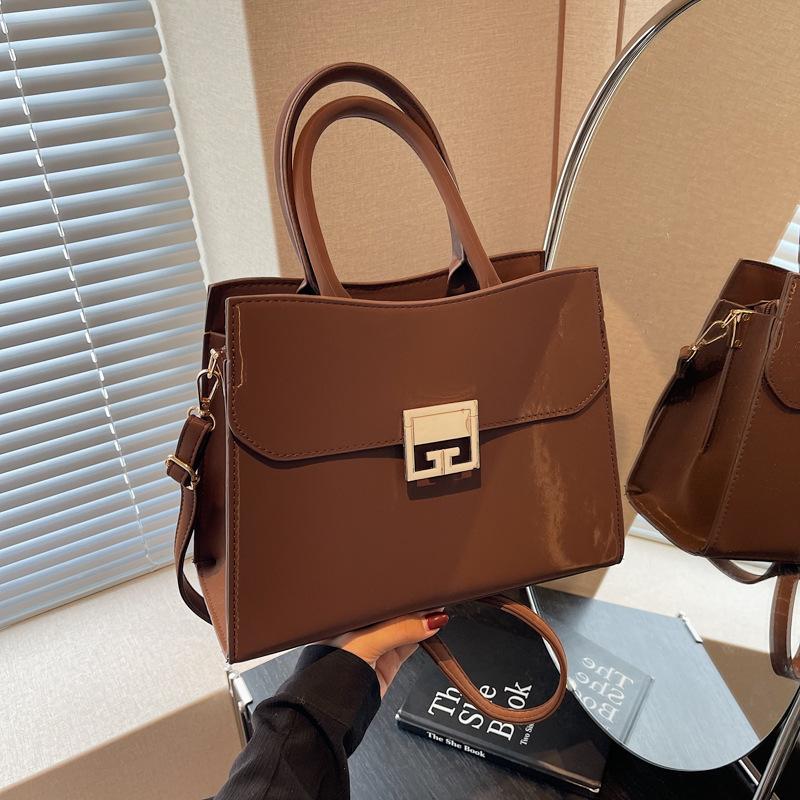 

Модна жіноча сумочка на замовлення з-за кордону, нова осінь-зима 2024, проста та універсальна маленька квадратна сумка, нішева, високого класу, сумка-месенджер темно-коричневого кольору