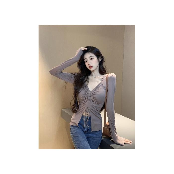 

MR [Shipped] Black v-neck long-sleeved t-shirt bottoming shirt for women s spring and autumn design, pleated lace-up, split-ended inner cover 2XL хакі