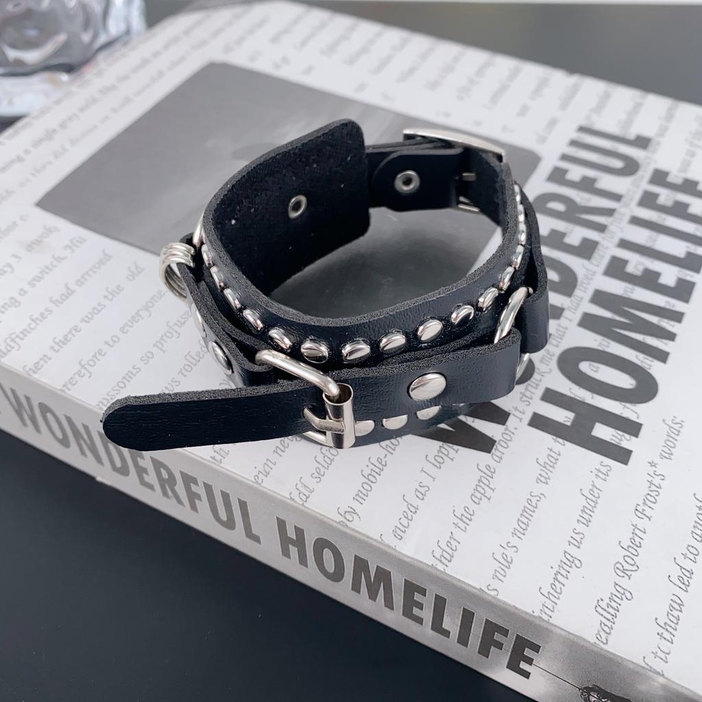 Coole attraktive Lokomotive Punk-Stil Nietenarmband Gürtelform Koreanische Version Hochwertiges Armband Mode Süß Cool Hip Hop Schmuck