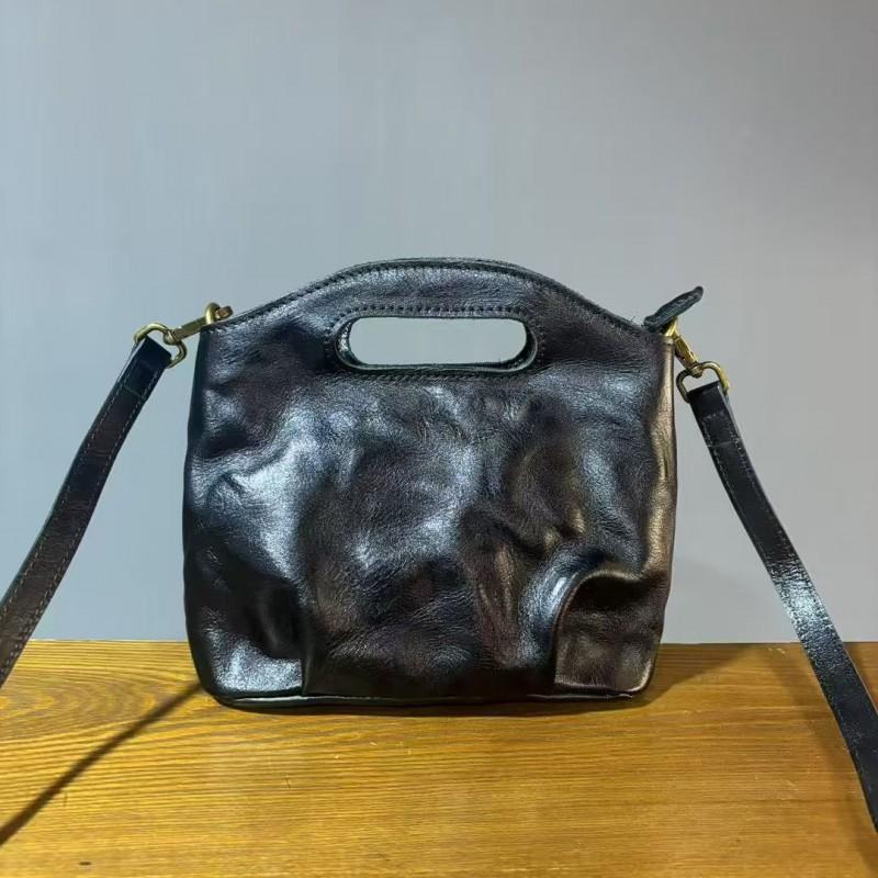 Fashionable Women's Bag Retro Style Leather Bucket Commuting Crossbody Handbag