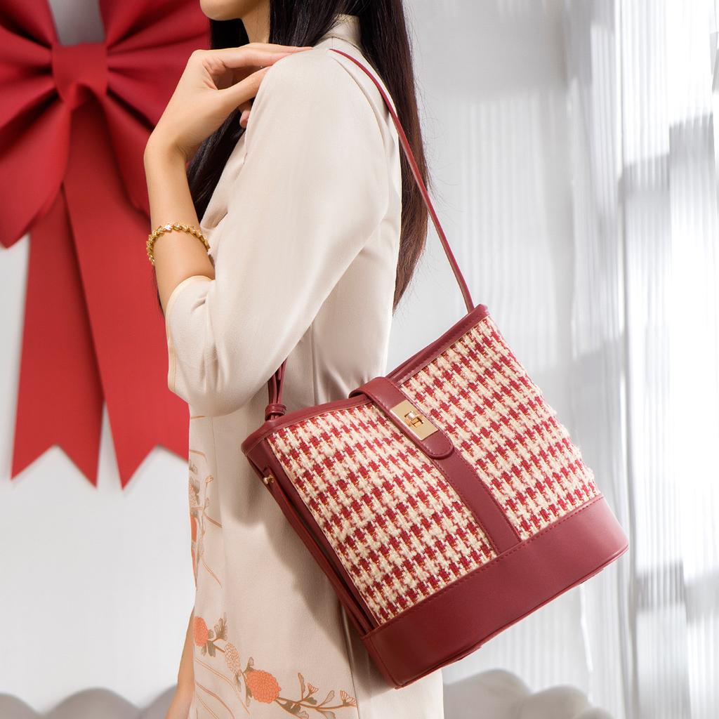 Houndstooth Pattern Niche Design Large-capacity Underarm Bucket Bag for Women 2023 Birthday Gift Red Bridal Wedding Bag