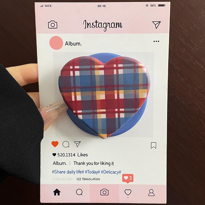 Heart Film Magnetic Phone Holder: Japanese-Korean Style Airbag Stand with Retractable Desktop Support