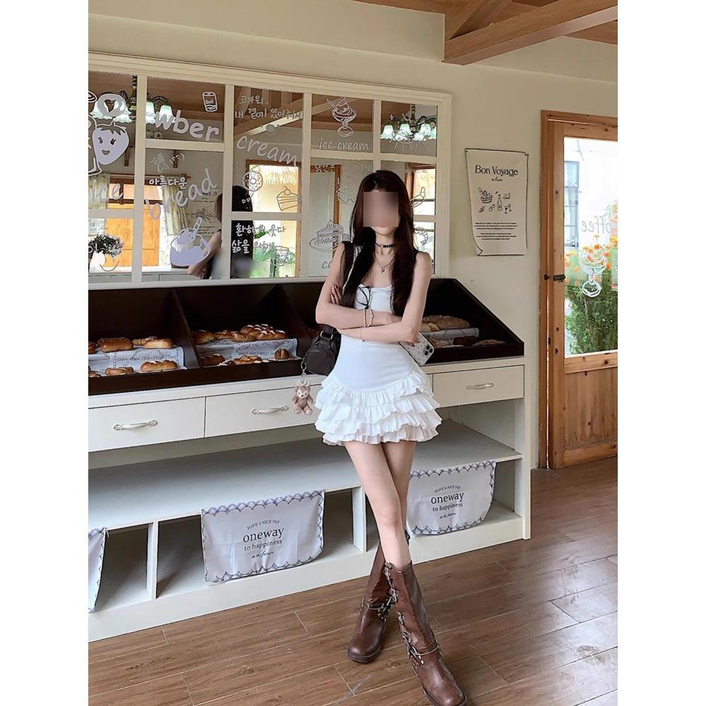 

Korean Sweet & Spicy Suspender Dress - Women s Versatile Spring A-Line Skirt with Floral Design & Waist-Slimming Fit S (up to 90 jin) чорний