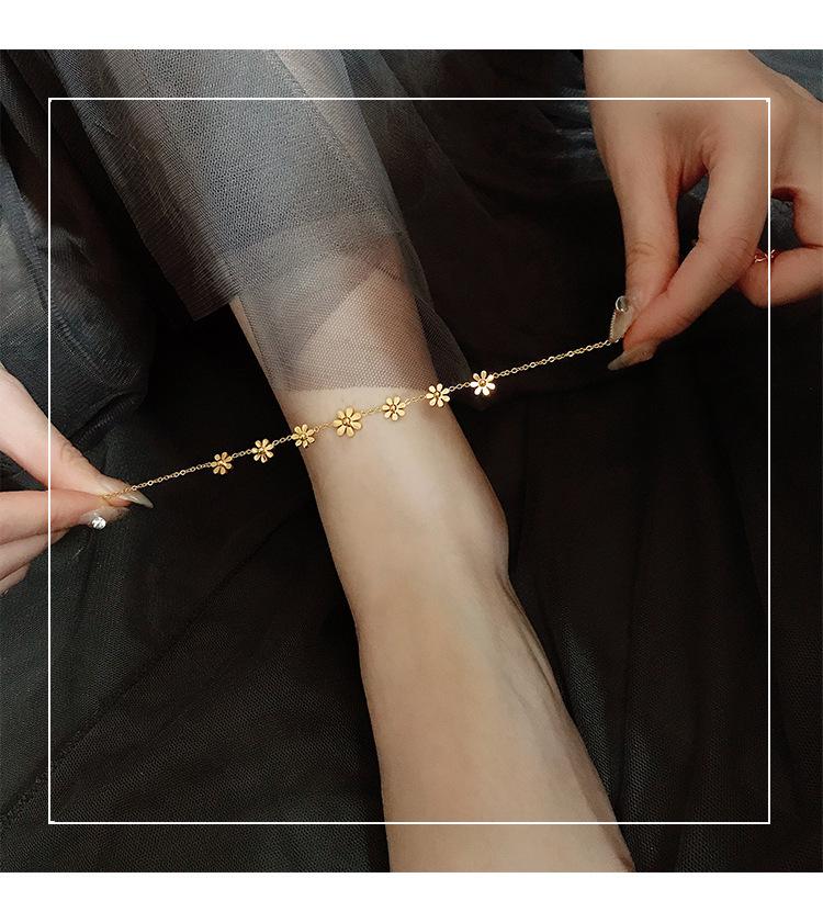 Korean-Style Daisy Flower Titanium Steel Anklet for Women