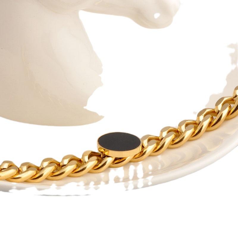 Europäisch-Amerikanisches Retro Klobige Kette Schwarz Gold Titanstahl Armband für Frauen Influencer
