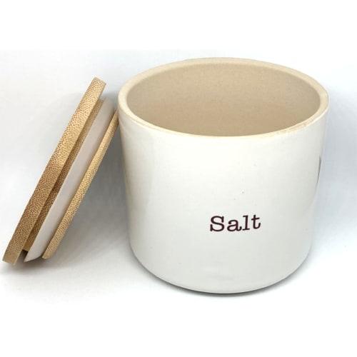 Ishigaki Salztiegel, Weiß, 300ml, mit Dichtung, Feuchtigkeitsabsorbierend, Hält Gewürze trocken, 9,5cm Durchmesser x 9cm Höhe, DL 4350