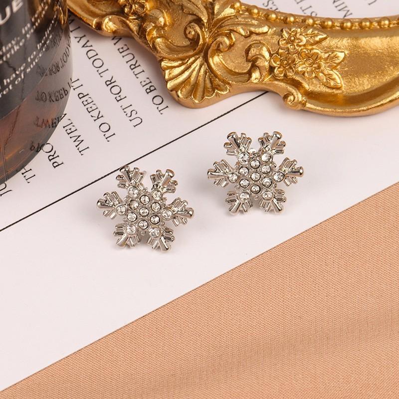Elegant Winter Zircon Snowflake Stud Earrings for Women - Versatile Christmas Jewelry