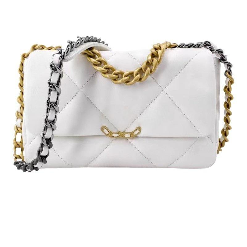 Geantă Crossbody pentru damă: Model rombic cu textură de piele de miel și curea cu lanț