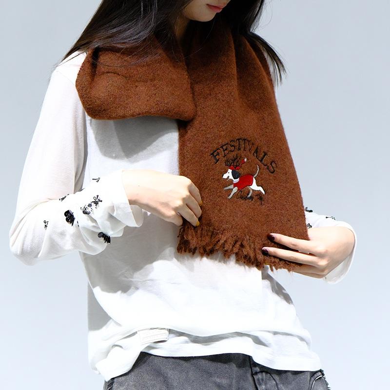 Autumn and winter cute Christmas scarf female senior sense thickened warm student scarf design sense versatile knitted scarf