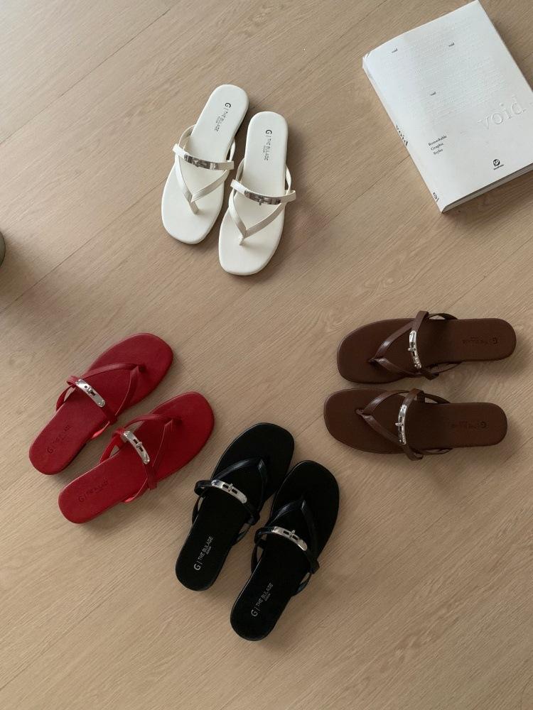 Flip-Flops Women'S Summer Metal Lock Flat Bottom Toe Fashionable Versatile Flip-Flops Women'S Shoes