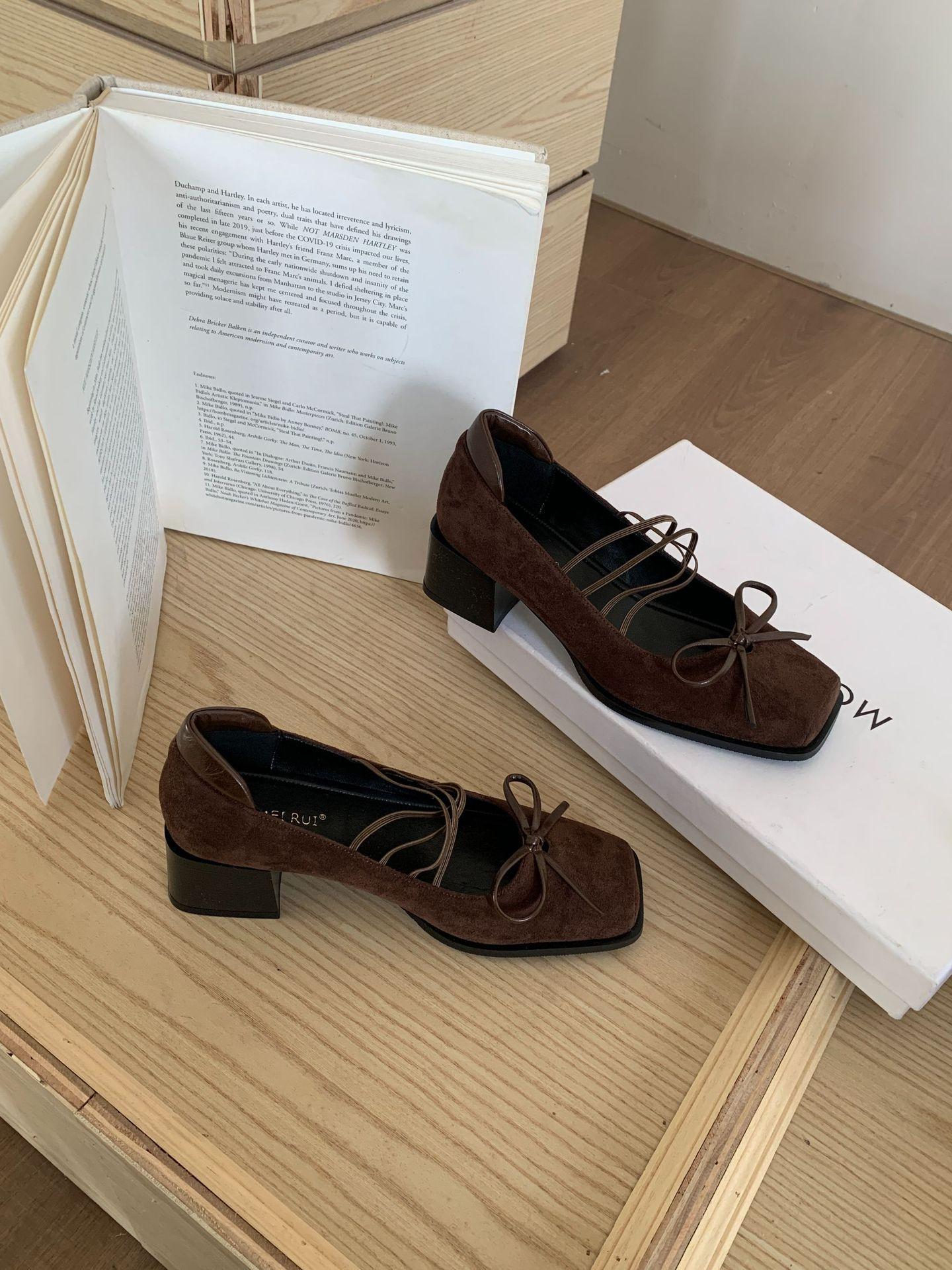

Brown French square head bow Mary Jane high heels 2025 autumn new retro thick heel light mouth single shoes 39 кавовий