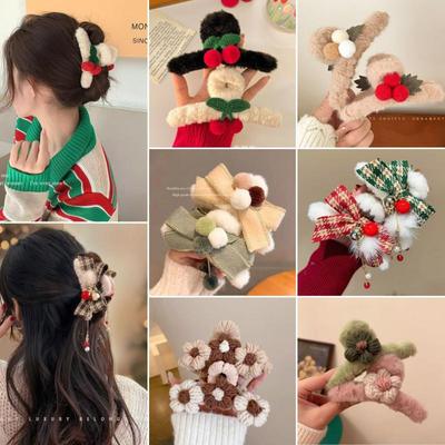 Winterkirsche Fuzzy Schleife Haarspange - Süße Plüsch-Klammer für Mädchen
