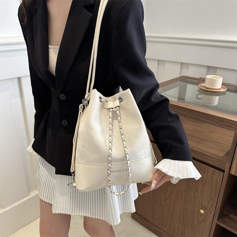 Women's Backpack 2025 New High-end Niche Versatile Chain Back Bag Shoulder Portable Bucket Bag Travel Bag