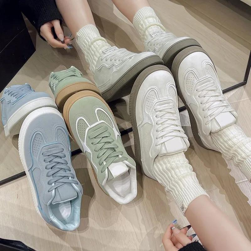 Fashion 2025 New Autumn Women's Low Cut Casual Walking Outdoor Lace Up Flat Shoes Women's Fashionable Sports Kawaii Shoes Sneakers