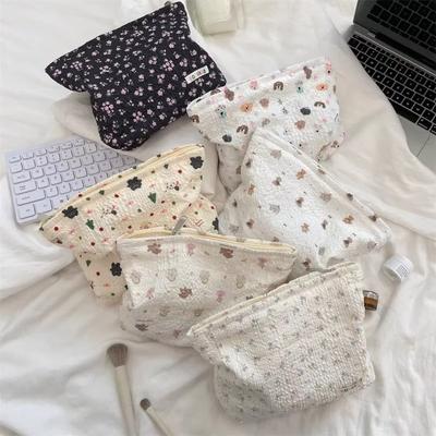 Tragbarer Reise-Kosmetik-Organizer mit großer Kapazität, Kulturtasche mit geprägtem Cartoon-Muster, Kosmetiktasche für Damen, Make-up-Taschen, Aufbewahrungstasche für die Hautpflege
