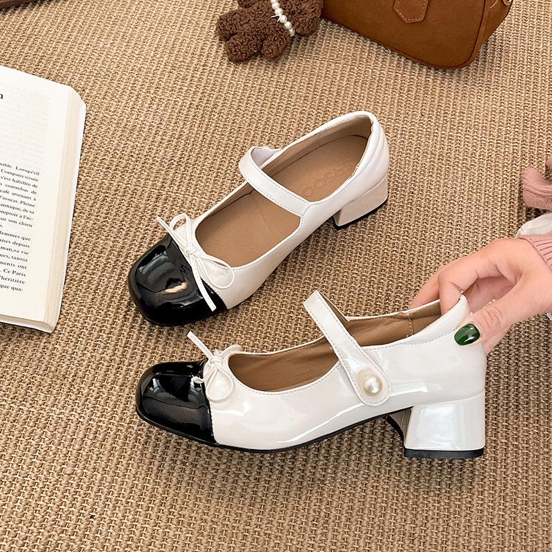 

Белые ретро туфли Мэри Джейн на толстом каблуке, женские, новые весенне-осенние туфли 2025 года, юбка, французские маленькие ароматные одинарные туфли 35