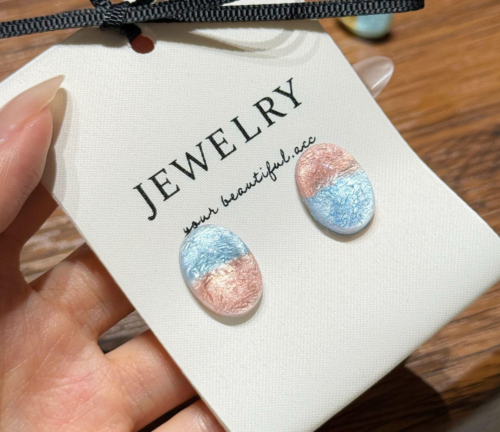 

Absolutely! Atmosphere Two-Color Gradual Change Earrings Female Summer Sweet Sister Must Daily Matching Earrings