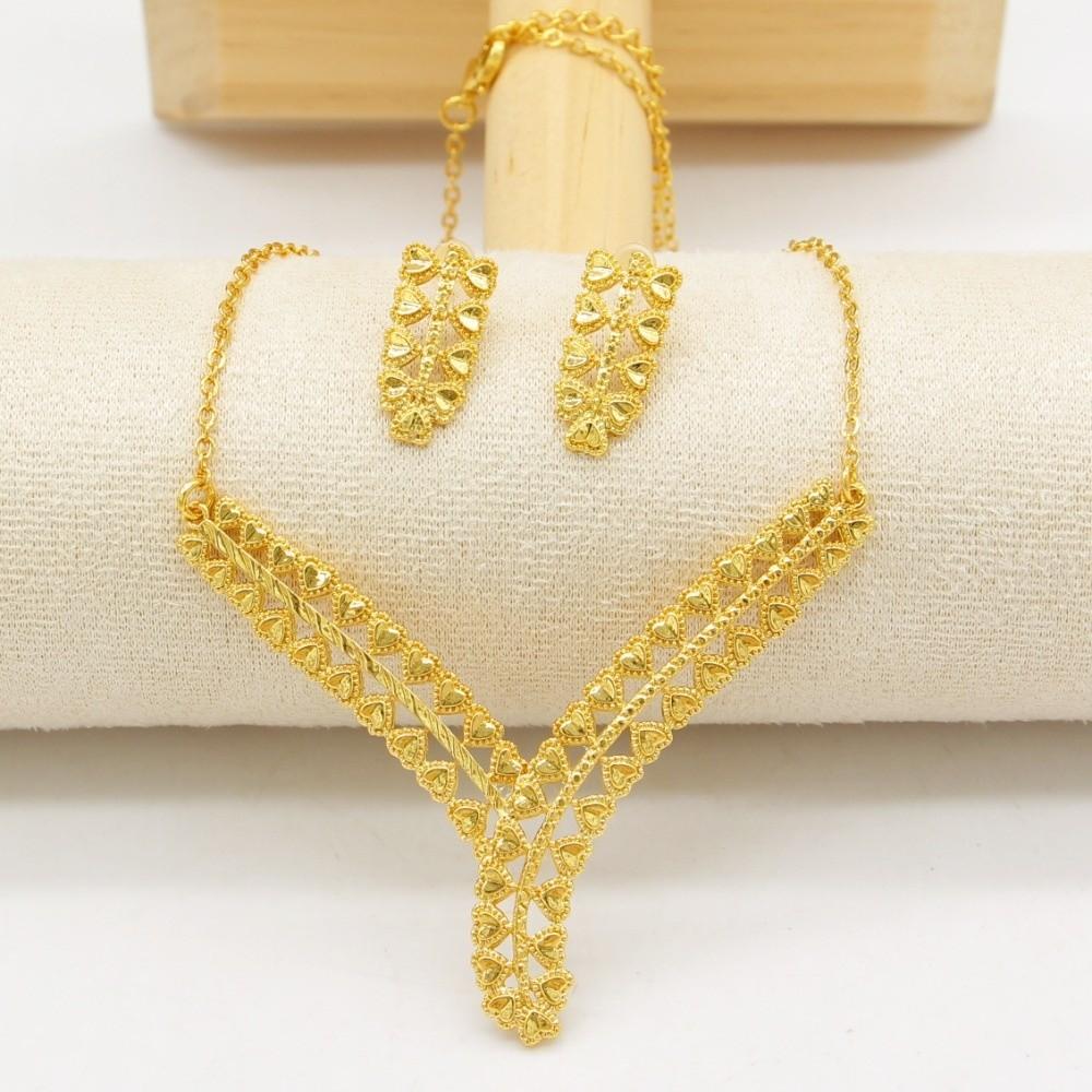 Dainty Flower Stud Earrings Elegant Necklace and Earrings Gold Plated Zinc Zinc Alloy Jewelry Set Bridal