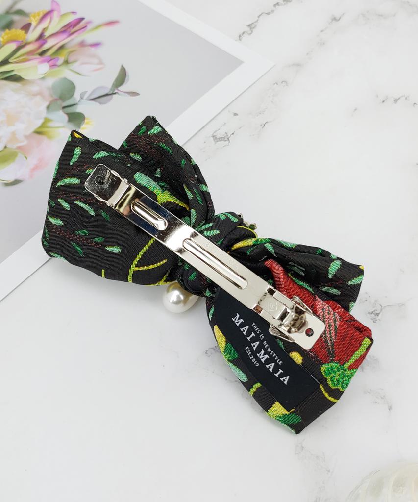 Maia Rose Jacquard Ribbon Pin In Black