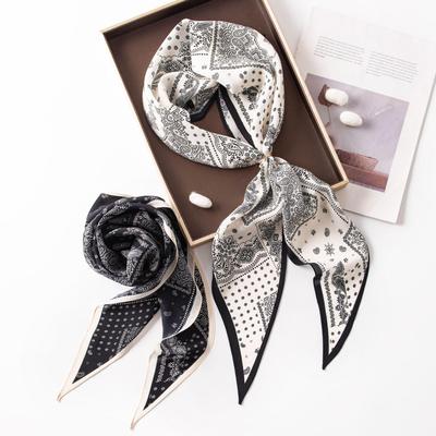 Accessori – Sciarpe e foulard