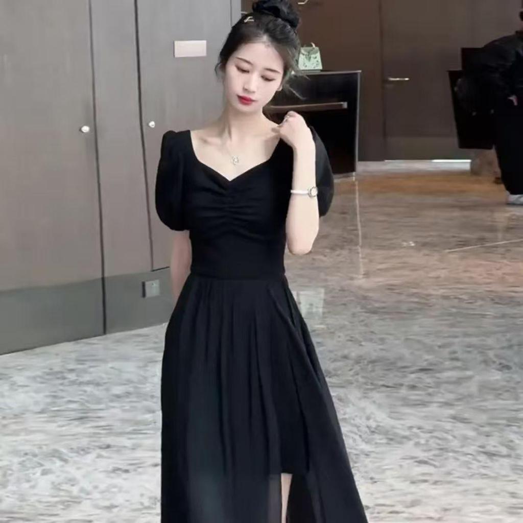 Korean Hepburn-Style Black Slit Dress: Slimming, Waist-Cinching, Comfortable, Sexy for Commuting