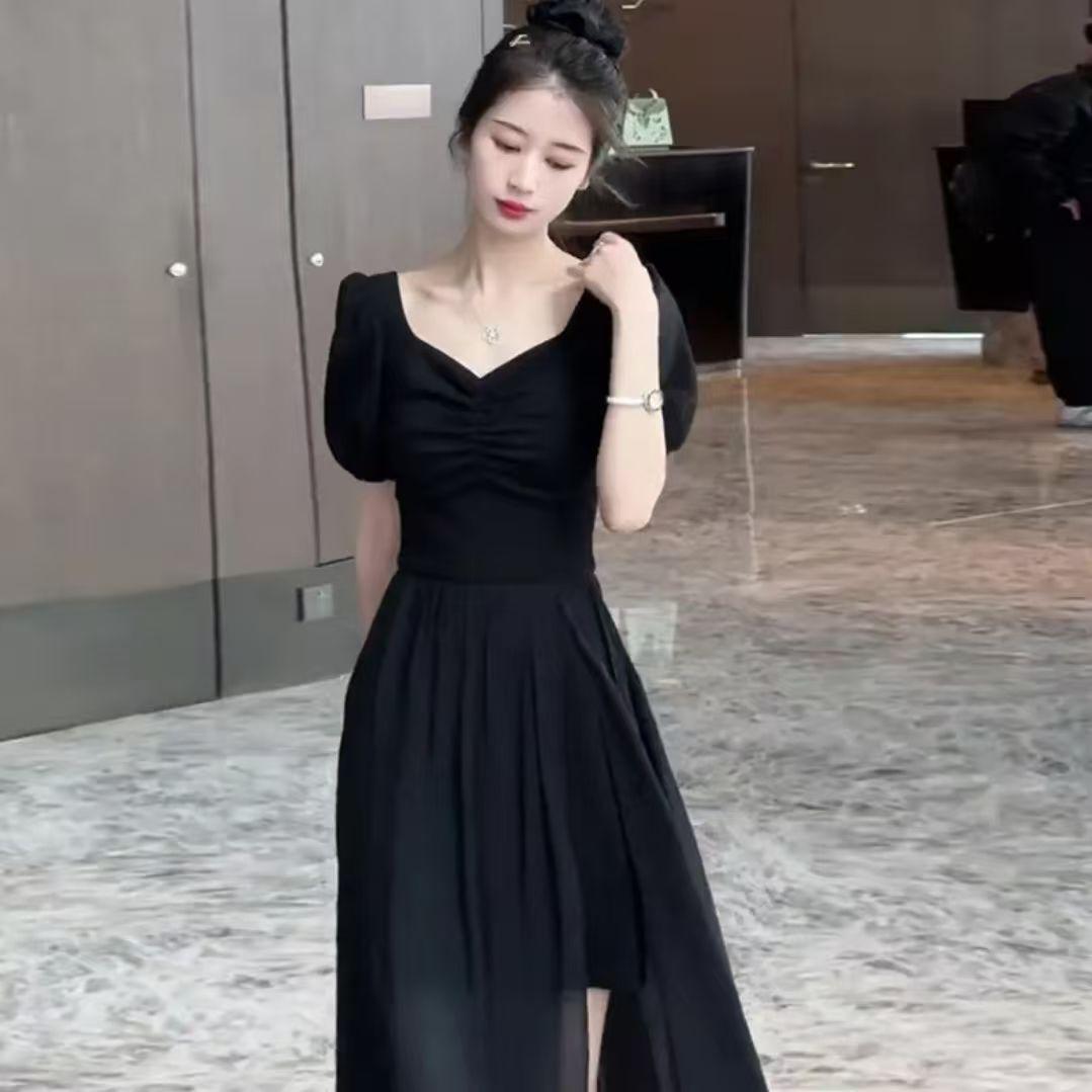 

Korean Hepburn-Inspired Black Slit Dress: Slimming Waist, Concealed Tummy, Comfy & Sexy for Work XL (120-130cm)