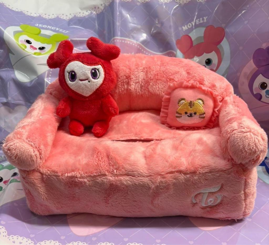 [USED] TWICE LOVELYS Sofa-Shaped Tissue Box GIGO Exclusive