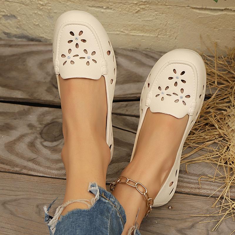 Fashion New Women's Single Shoes with Summer Hollowed Out Soft Sole for Comfortable Hiking Wear Walking Casual Flat Sandals 2025