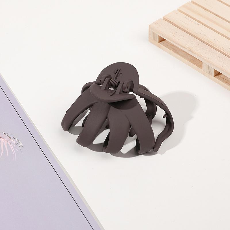 1Pc Fashion Matte Solid Color Women Hair Claw Elegant Claw Clip Girls Hair Barrettes 6*7cm Bun Ponytail Clips Hair Accessories