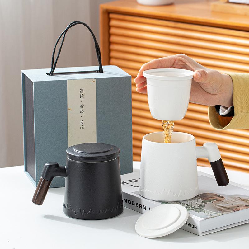 Hand-Painted Ceramic Office Mug: Distant Mountains Design, Teacup with Separate Brewing Chamber, Ideal for Water or Tea - Perfect Business Souvenir.