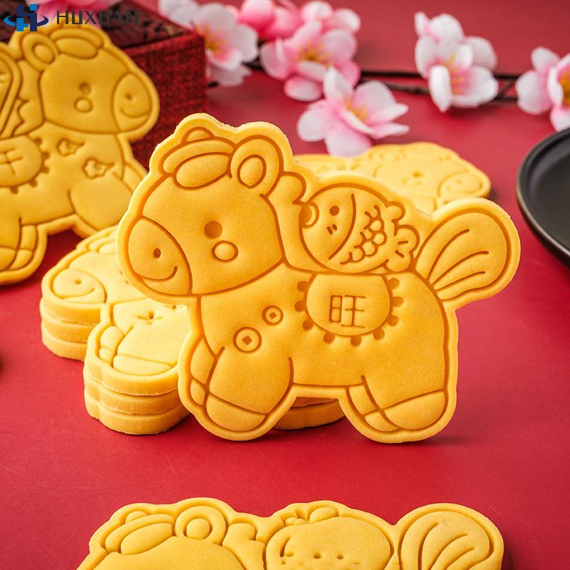 DIY Cookie Stamp 2026 Year Of The Horse Cookie Cutter Plastic Horse Mold For Fondant Biscuits Easy Release Design Bakery Tools