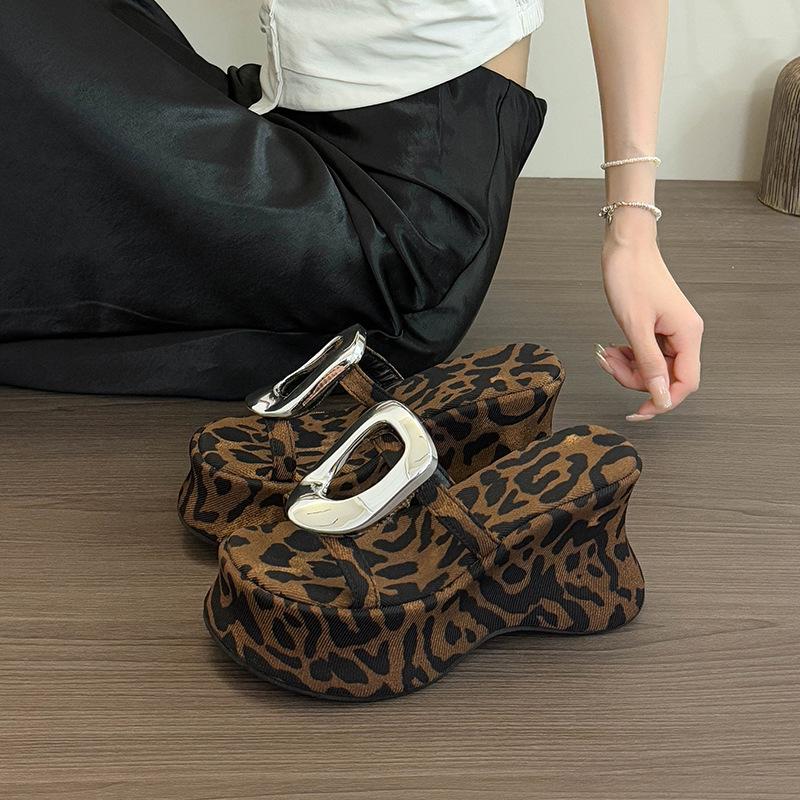 Fashion Metal Decors Thick Bottom Women's Wedge Sandals Slip On Leopard Fashion Platform Slippers Summer Footwear Women Beach Sandals