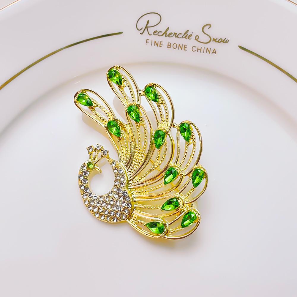 New Green Water Peacock Open Brooch, Feminine, Versatile, Light, Luxurious, High-end,