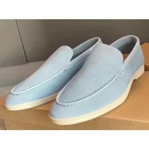 Men's Casual Loafers Are Light, and The Same Lazy Shoes Are Pedaled Every Day.