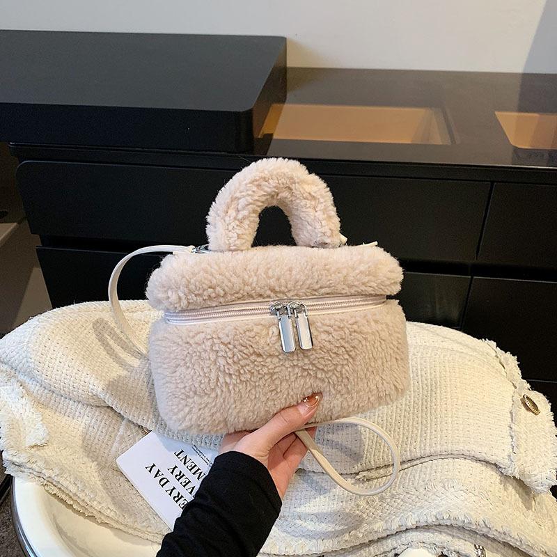 Vintage Lamb Plush Bag Women'S Fashion Portable Small Square Bag High-End Messenger Bag