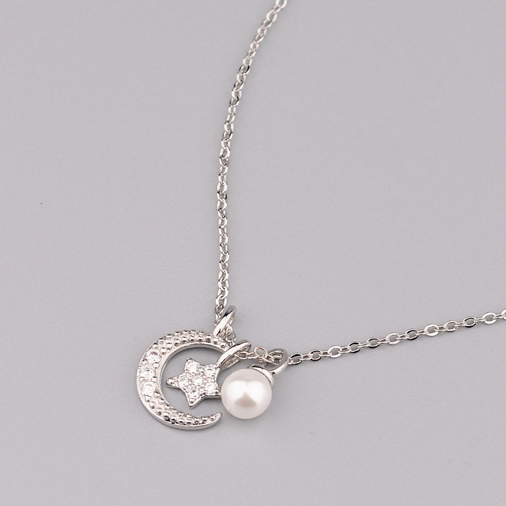 Sweet Diamond-Encrusted Star And Moon Pearl Pendant Necklace Feminine Simple Temperament Wind Collarbone Chain Jewelry For Girlfriend