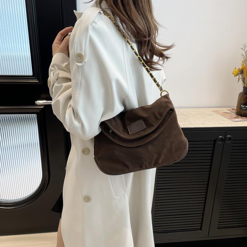 Design Chain Retro Messenger Bag Bag Women'S Matte Premium Texture Shoulder Armpit Bag