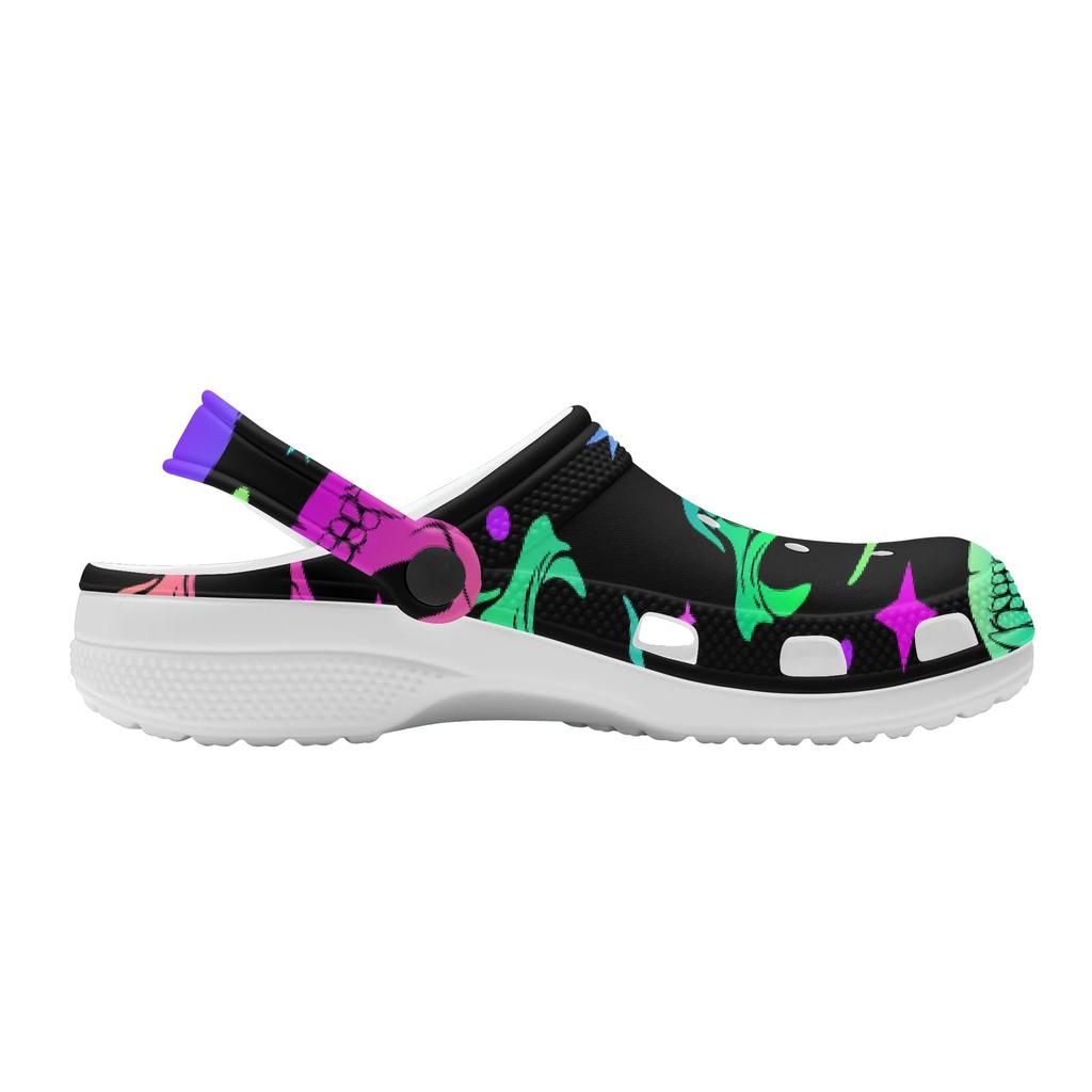 White EVA Clogs with Mini Skull Print, Lightweight Slip On Garden Shoes, Breathable Beach Sandals, Indoor Outdoor Slippers for Men Women