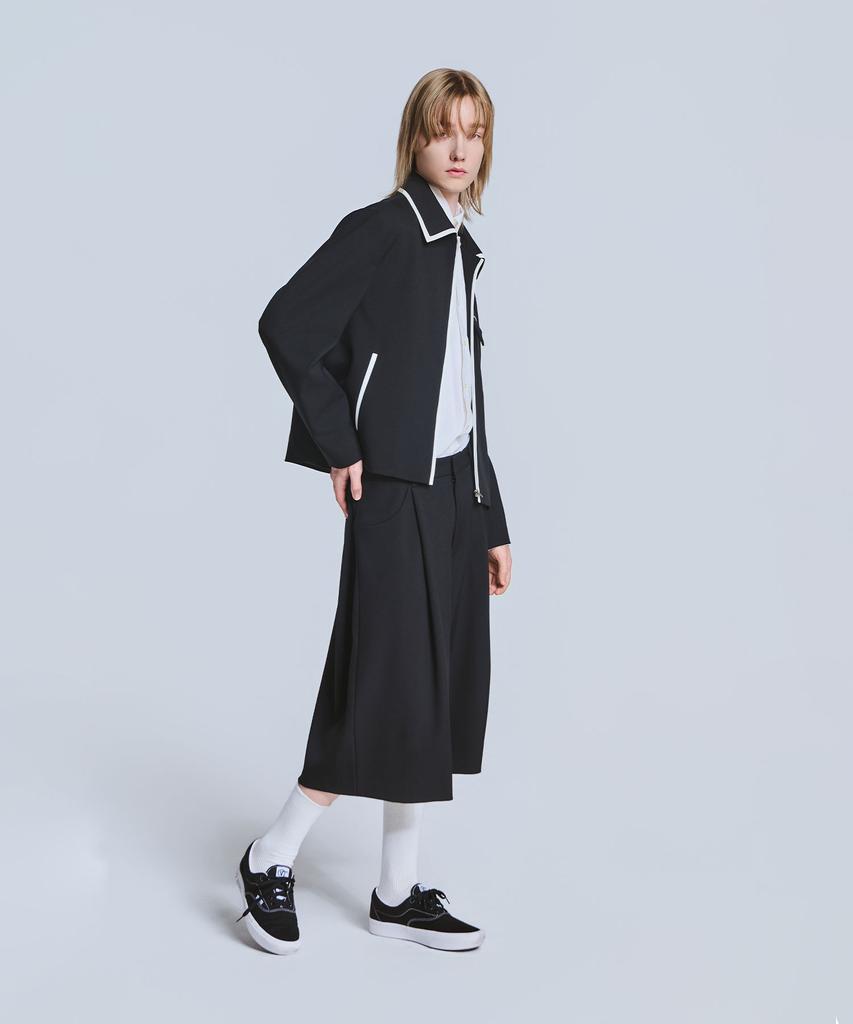 TEN PAST SEVEN Wide Tuck Bermuda Shorts - Black