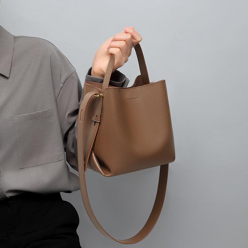 New Crossbody Bucket Bag with One Shoulder Leather Large Capacity Handbag Bag