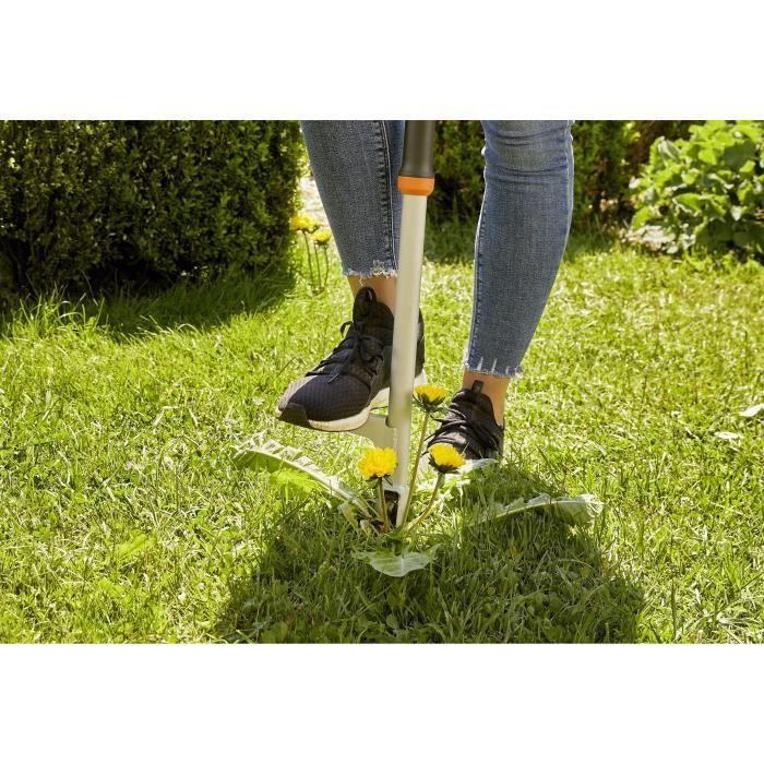 GARDENA Lawn Weeder - Ergonomic Handle - Environmentally Friendly Weed Control Without Chemicals - 25 Year Guarantee (3518-26)