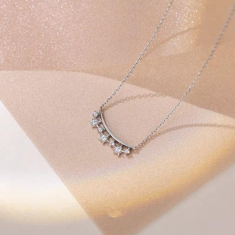 Exquisite Polaris Necklace: Sweet Versatile Starry Sky Clavicle Chain for Women with High-End Elegance