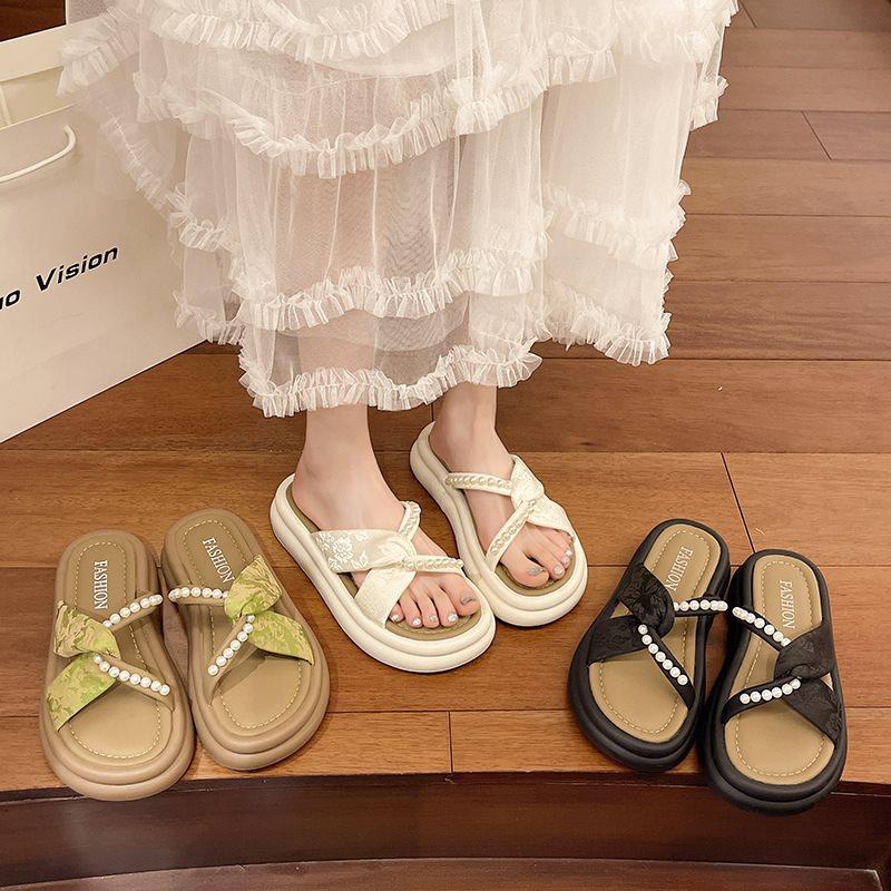 New Exquisite Women's Casual Slippers Summer Pearl French Cool Slippers Wear Thick Bottom Fairy Height Increasing Beach Slippers