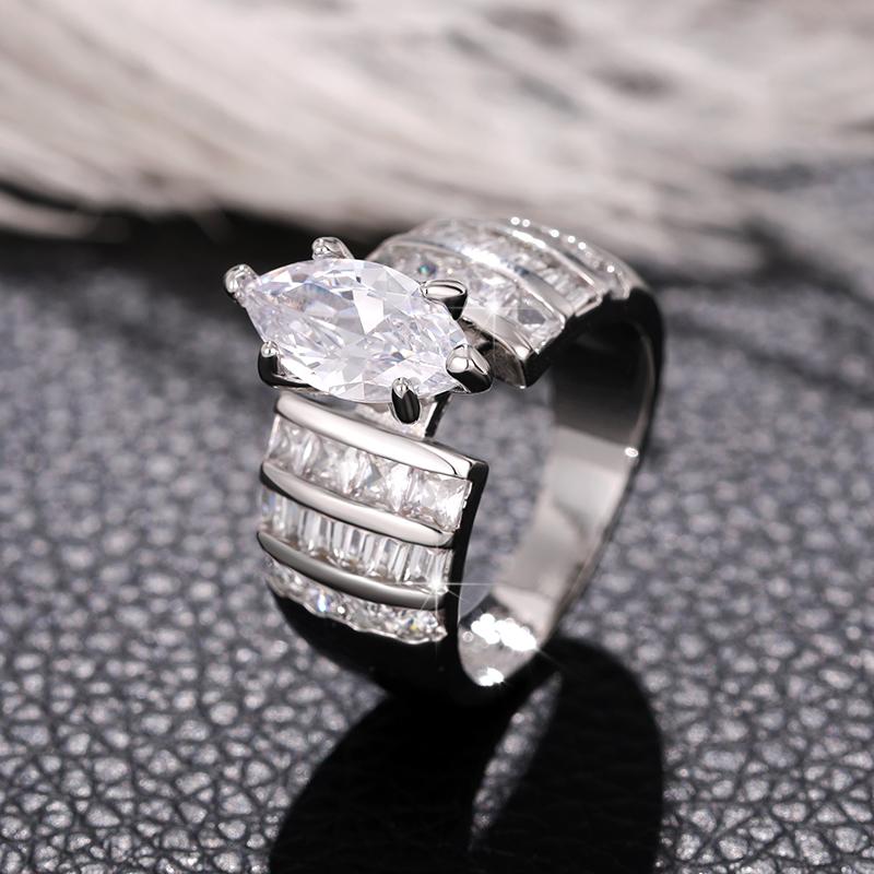 Huitan Gorgeous Women Ring Inlaid Brilliant Marquise CZ Geometric Design Party Lady Accessories Fashion Wedding Charming Jewelry