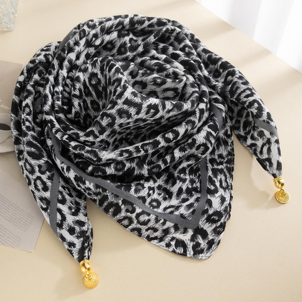 Women's Magnetic Buckle Cotton Scarf - Stylish, Lightweight, Comfortable Neck Protection