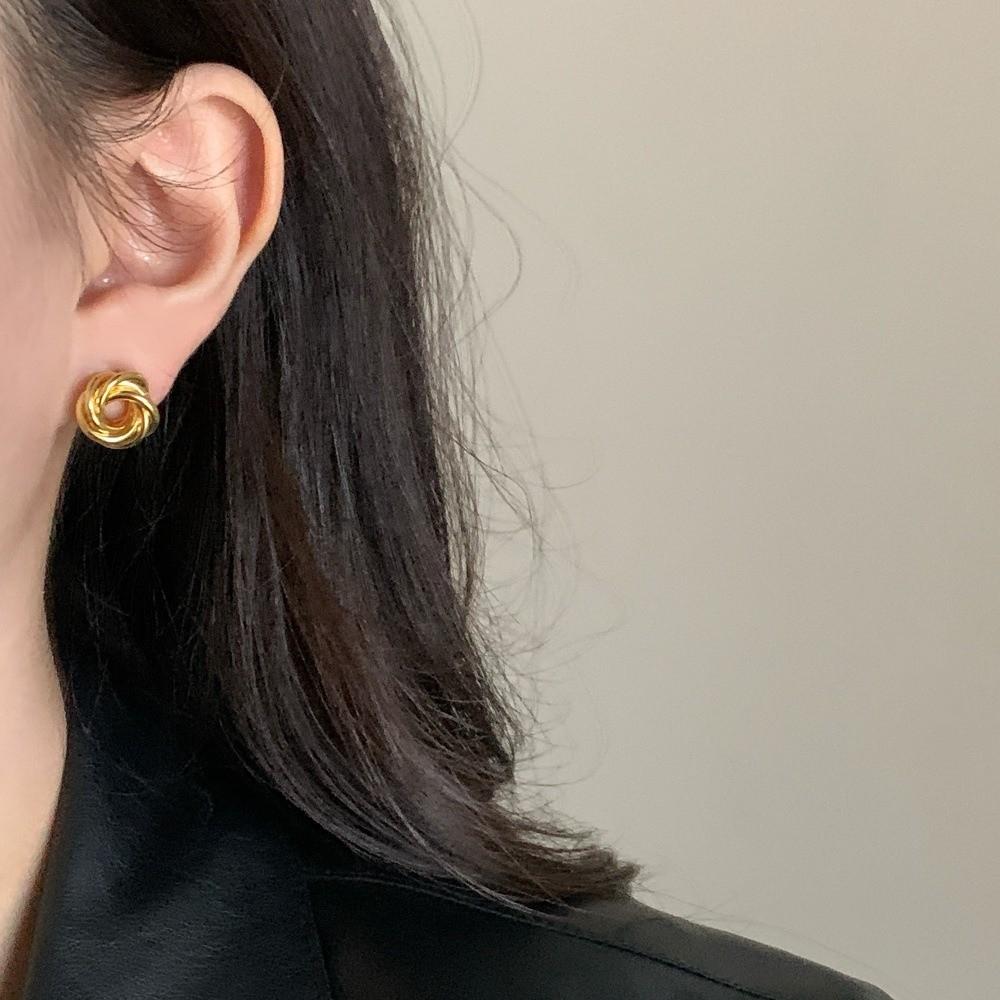 Light Luxury Irregular Earrings Temperament Ladies Ear Studs Geometric Circle Earrings  Women