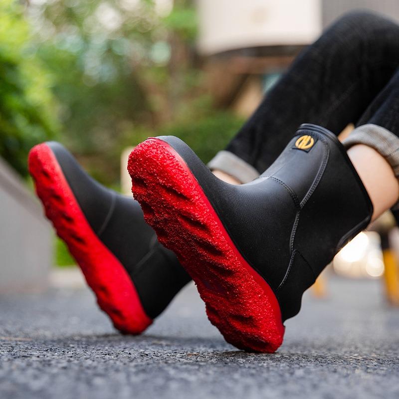 Fashion men's rain shoes medium tube rain boots non-slip water shoes short tube fleece rubber shoes kitchen car wash fishing work shoes