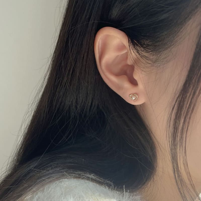 Youngglow 14k Pearl In Heart Earrings (1 Pair)